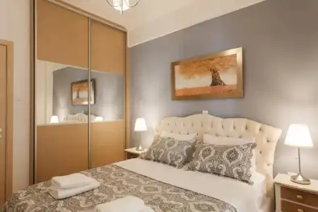 Nicholas Point Apartments and Rooms - 155
