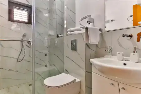 Villa Dvor Kornic - Budva - 9