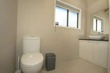Middlemore Motel - 60