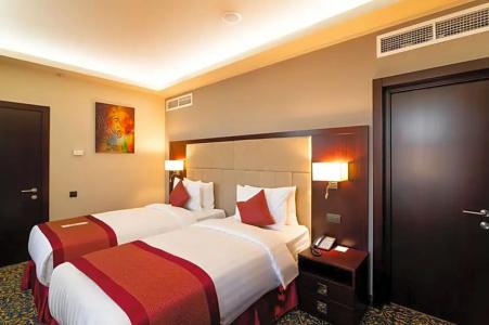 Ramada & Suites by Wyndham - 75