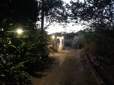 Okinawa Motobu Guest House - 12