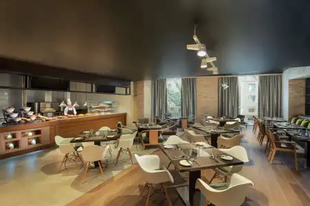 DoubleTree by Hilton Doha - Al Sadd - 20