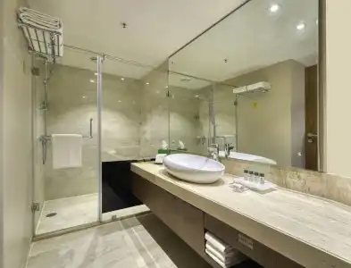 Holiday Inn Kolkata Airport by IHG - 87