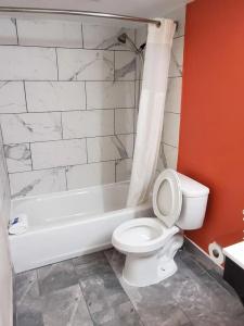 Executive Inn - 7