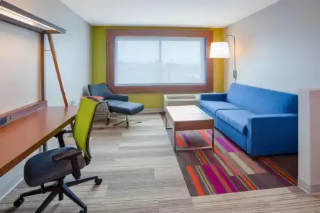 Holiday Inn Express & Suites Des Moines Downtown by IHG - 66