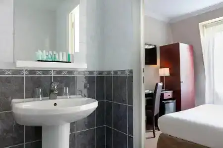Hôtel Saint Cyr Etoile - 28