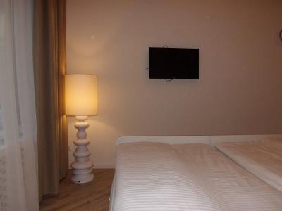 Holiday Hostel - 3