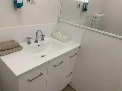 Adina Place Motel Apartments - 8