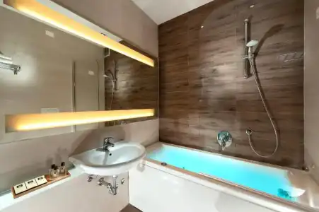 Waldorf Suite - 52