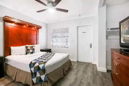 Hollywood Beachs - 71
