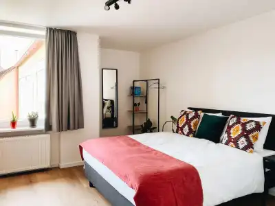 Melter & Apartments - a Neighborhood - 54