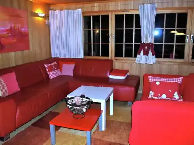 Mountain Chalet With Garden & Parking in Grindelwald - 2