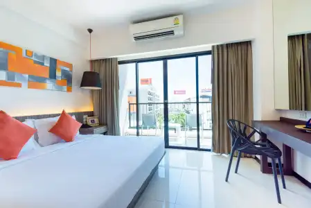 J Residence - 84