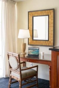 Ohia Waikiki Studio Suites - 47