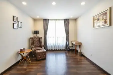 Emerald Central - 76