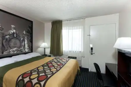 Super 8 by Wyndham San Diego Circle - 21