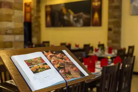 Room in Guest Room - Bucintoro Restaurant & Guesthouse Belvedere - 10 Minutes From Patong Beach - 6