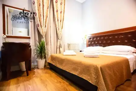 Aida - 28
