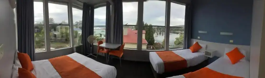 Waterfront Lodge Motel - 79