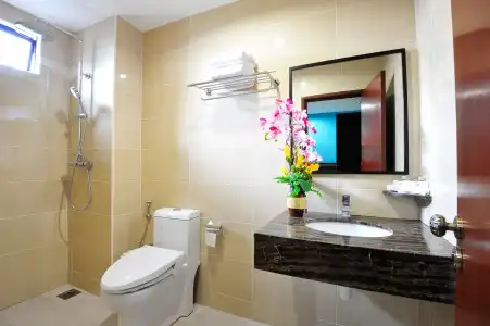 Hallmark Leisure - 6
