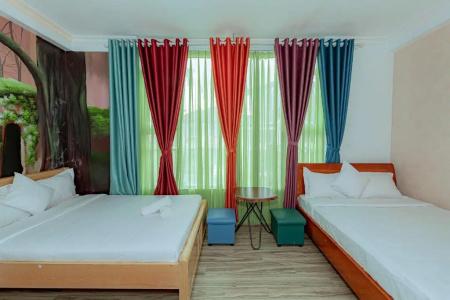 Ken's Backpackers - 102