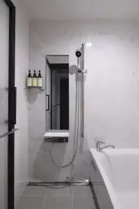 Unwind & Bar - 9