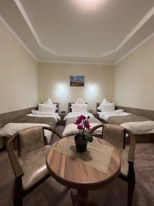 Khan Palace - 13