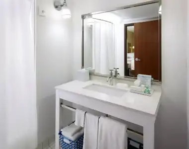 Clarion Pointe Galveston Seawall - 7