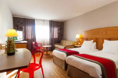 C Suites - 30