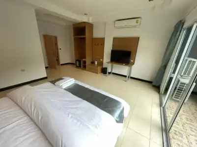 The Base Pattaya Horizon Inn - 1