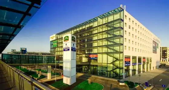 Courtyard by Marriott Prague Airport - 0