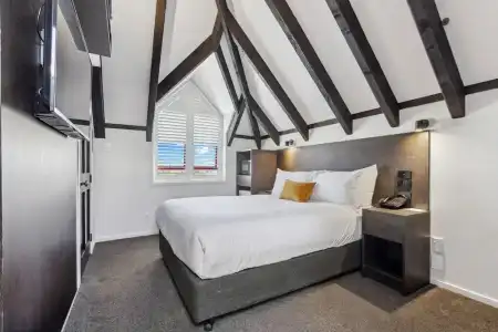 Knights Inn - 86