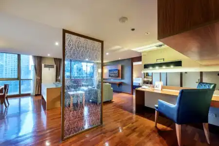 Bandara Silom Suites - 75
