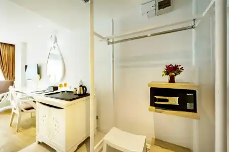 Anajak Bangkok - 67