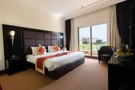 Royal Beach & Resort - 8
