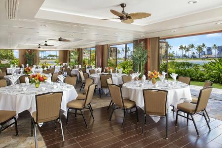 Hilton Hawaiian Village Waikiki Beach Resort - 24