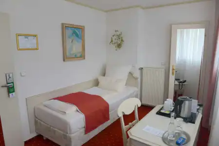 Sure by Best Western Rhoen Garden - 54