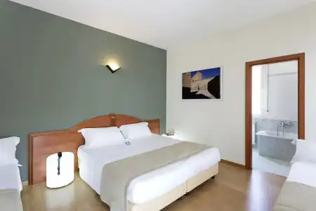 B&B - 3