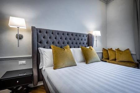 Ungherese Small Luxury - 124