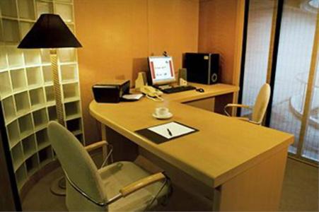 Le Siam Silom Bangkok by Pcl - 4