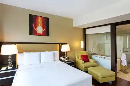 Courtyard by Marriott Mumbai International Airport - 81