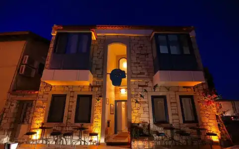 Muhit Alacati Butik Otel - 0