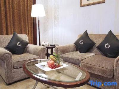 Royal Marina Plaza - 94