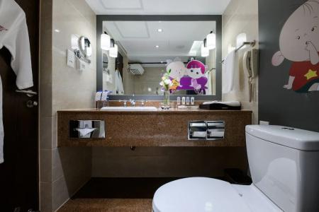 Crowne Plaza Shanghai by IHG - 38