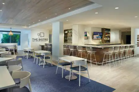 Courtyard by Marriott Miami Coconut Grove - 29