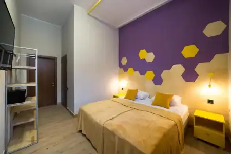 Bee Station - Hostel - 74