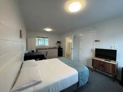Siesta Motel - 85