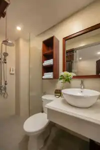 Vision Premier & Spa - 61