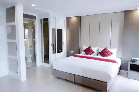 Hope Land Sukhumvit 8 - 86