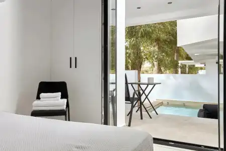 Sunset Studios & Apartments by Estia - 2